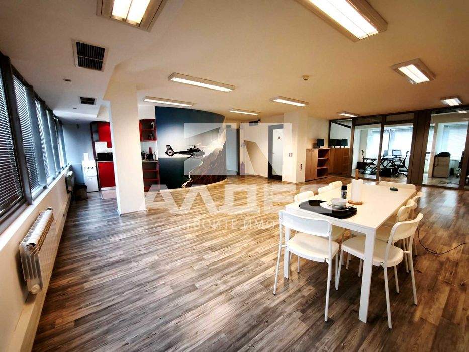 Дава се под наем Офис в София, Младост 4 - 336 кв.м за 2090.49 € - Снимка #1