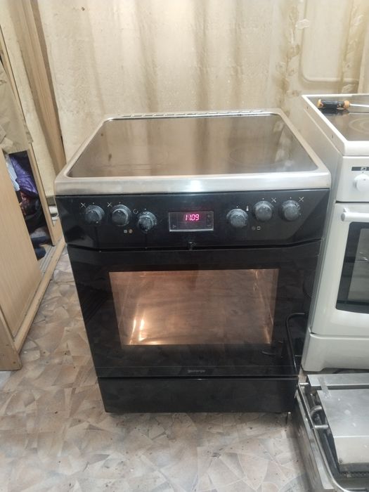 Продам стеклокерамическую плиту Gorenje