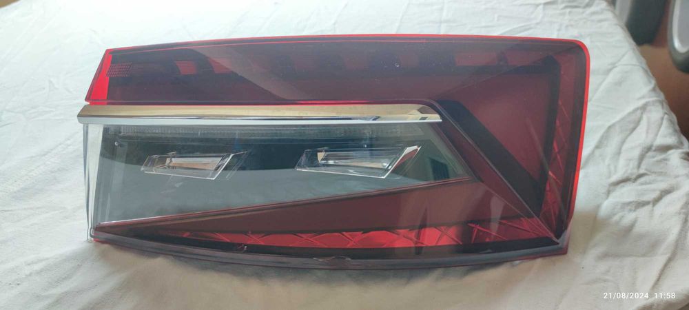 заден десен стоп за Супърб L&K -2020г