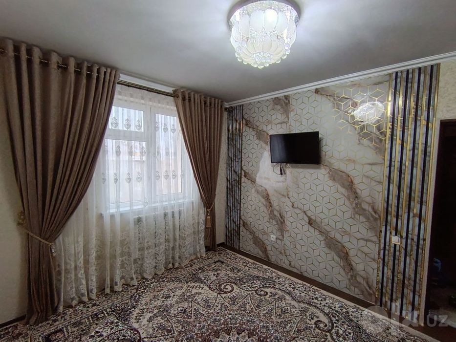 Продаётся 3 комтаня квартира