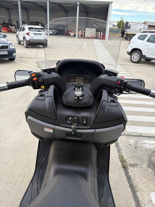 Suzuki Burgman 650 executive