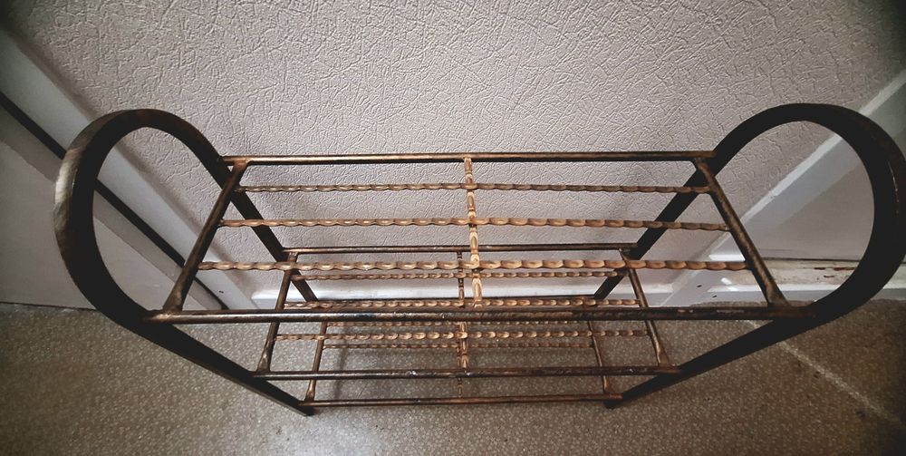 Металлическая полка для обуви