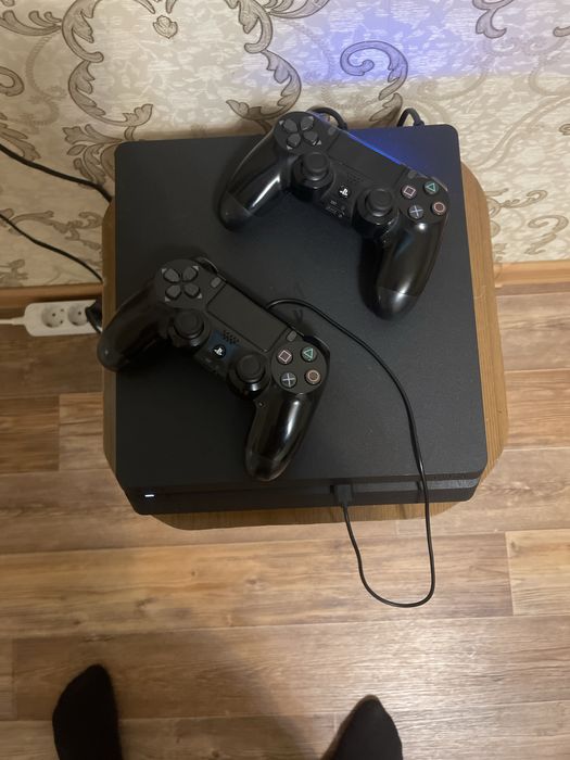 Продам пс 4 на 1 теробайт