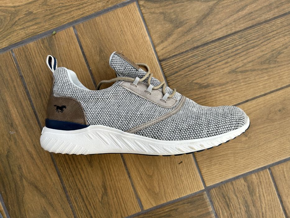 Обувки Mustang Бежов