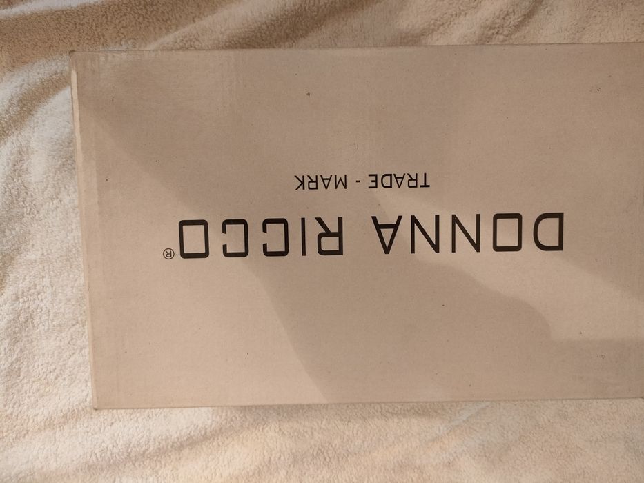 Продам сандалии Donna ricco