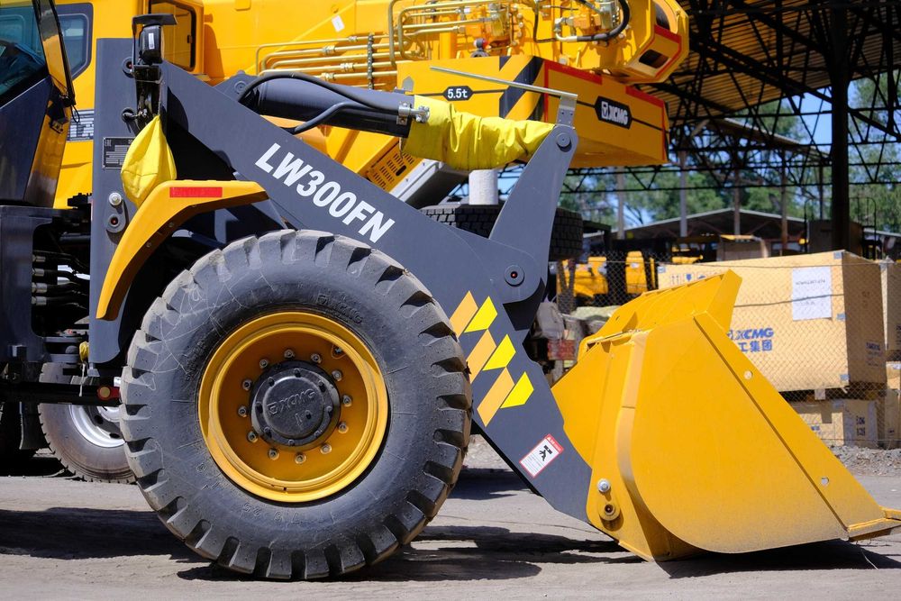 Фронтальный погрузчик XCMG LW300FN 1.8 куб