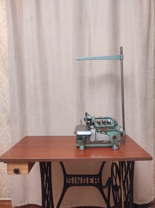 Продам бытовой оверлок.