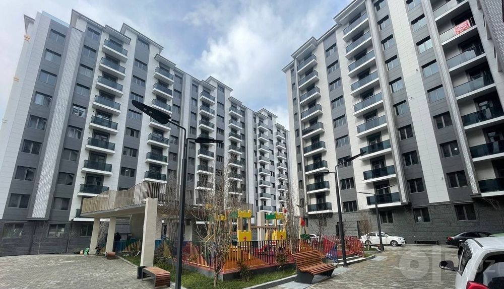 Shaxar markazidan 3 xonalik lyuks xona srochna sotiladi 51 m²