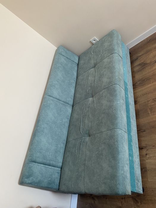 Диван в хорошем состояний