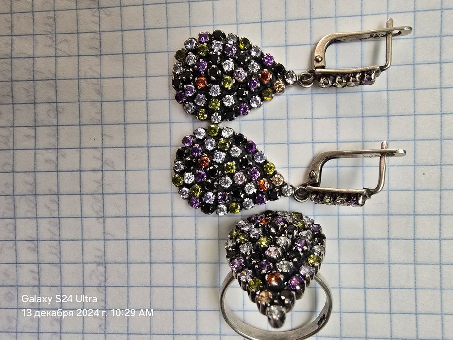 Продаётся ювелирный комплект серебро  925 пробы