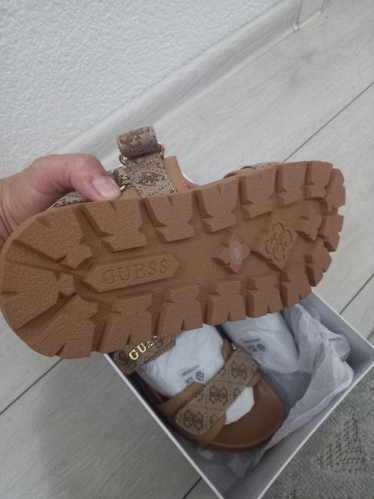 Дамски  сандали Guess