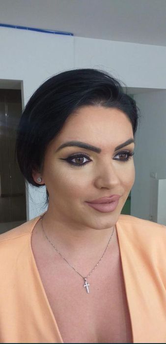 Orice tip de make-up cu gene incluse-150 Ron , la domiciliu sau salon!