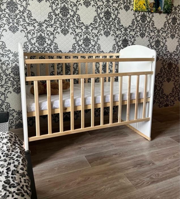 Продам детскую кроватку