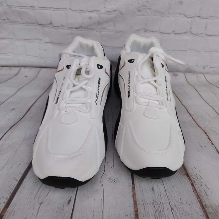 Мъжки спортни обувки - размер 45