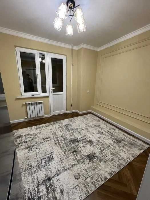 Shota Rustaveli koʻchasida ijaraga kvartira bor bezmakler