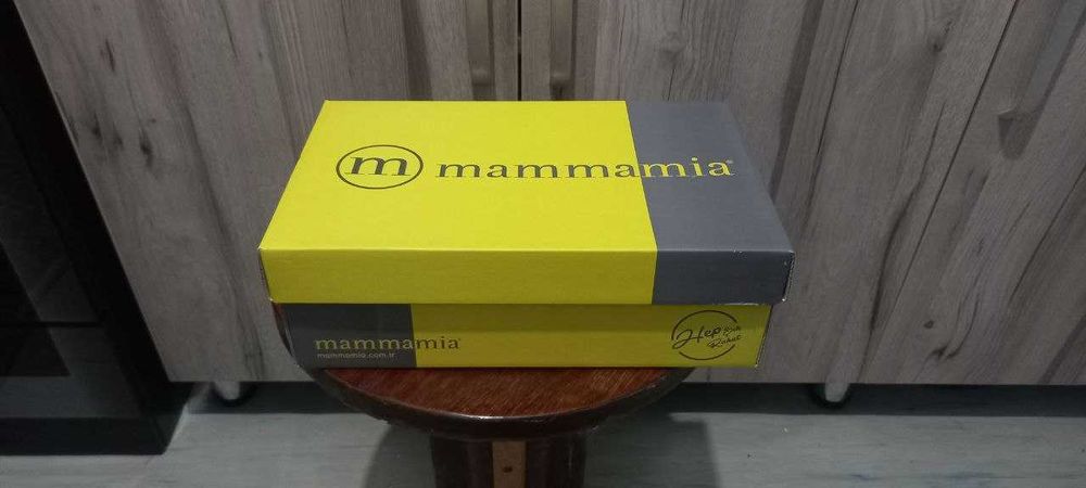 Продам женские босоножки на каблуке 40 размер