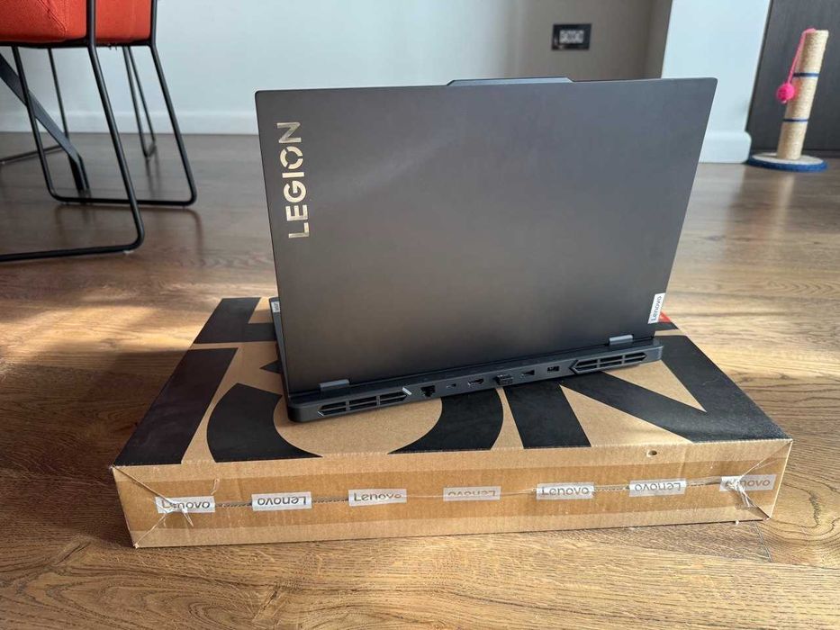 Lenovo Legion Pro 5 (i7-14700HX, RTX 4070, 32GB RAM)