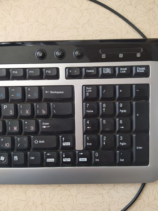 Монитор, клавиатура. Цена за всё