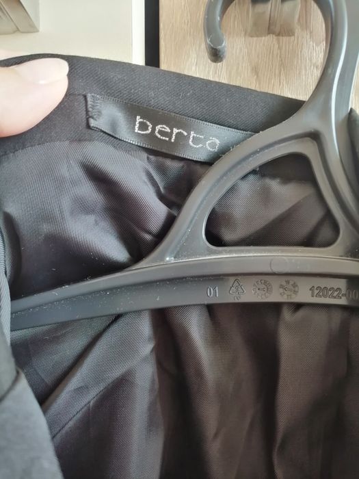 Продам мужской костюм