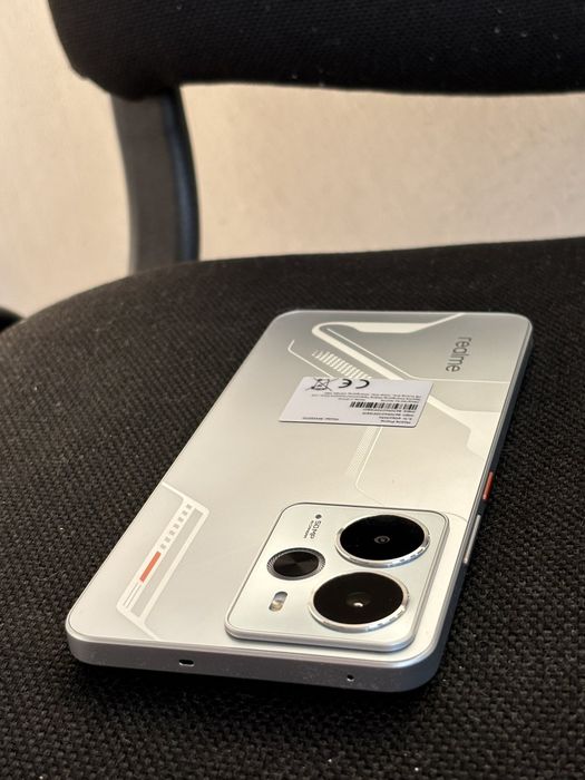 ЧИСТО НОВ Realme 14 5G – 8GB RAM / 256GB – САМО 200 €!