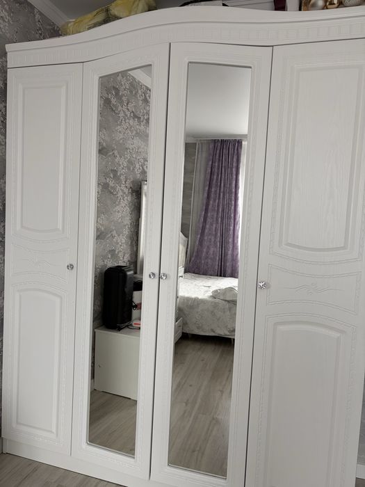 Спальный гарнитур