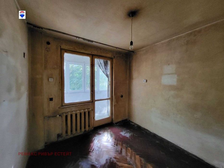 Продава се Тристаен апартамент в Русе, Здравец - 73 кв.м за 999 €/кв.м - Снимка #2