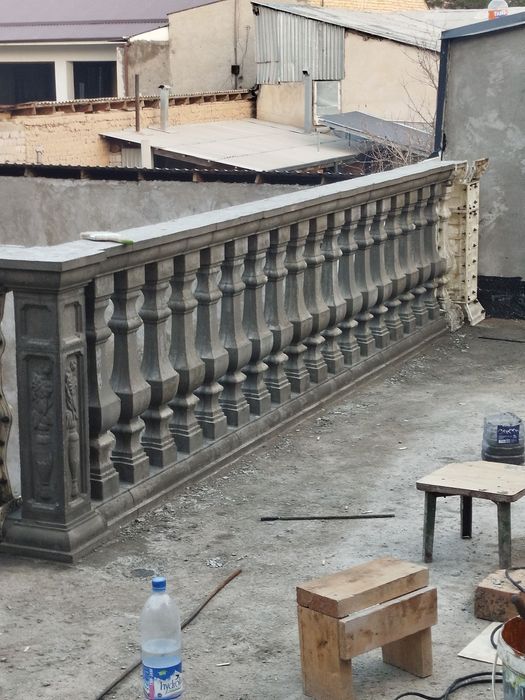 Декоративные балясины из травертина и бетона