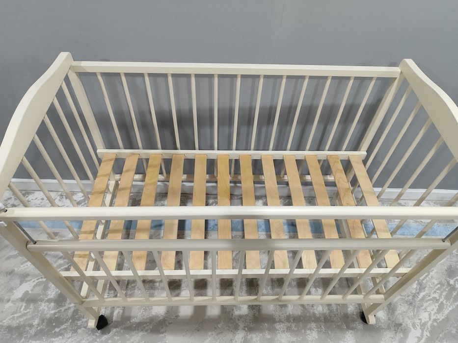 Продам манеж почти новый