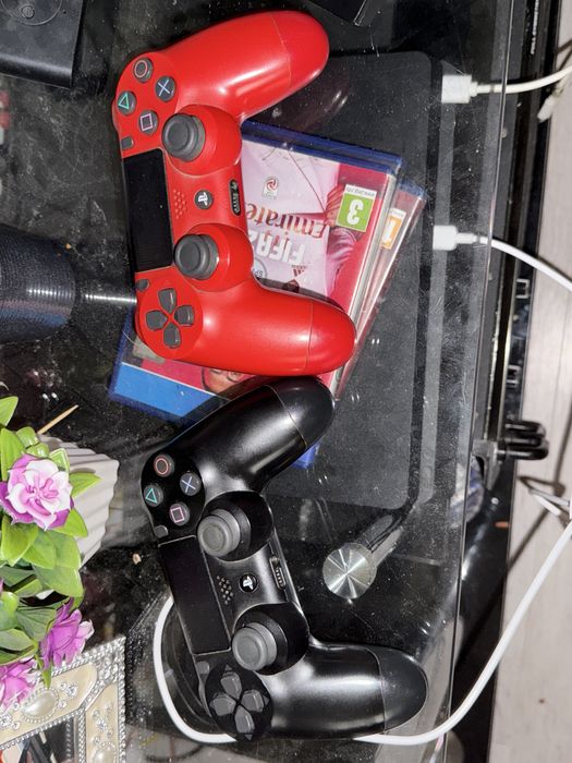 Ps 4 500g  2 manete