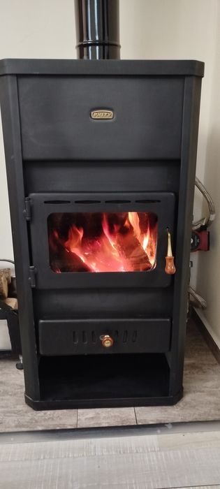 Камина Прити с водна риза