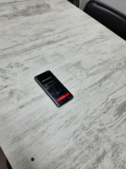 Samsung S21 FE 256 гб