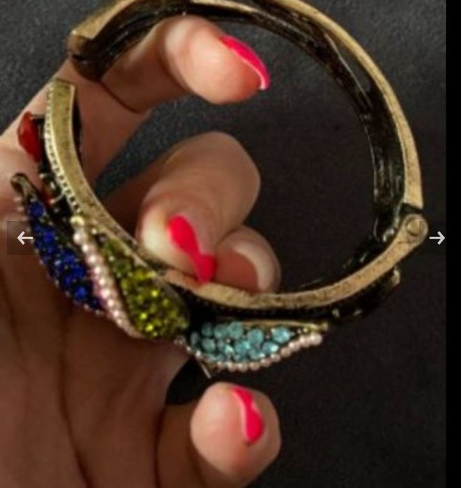 Масивна позлатена гривна със Сваровски