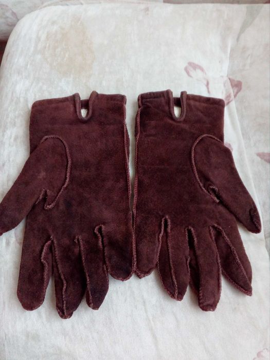 велурени кафяви мъжки ръкавици
