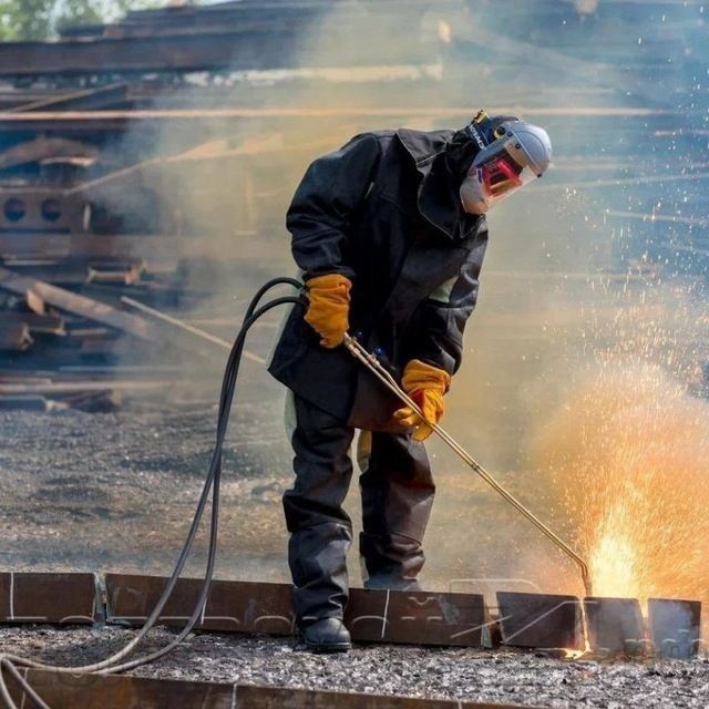 Сварщик Газорезчик!