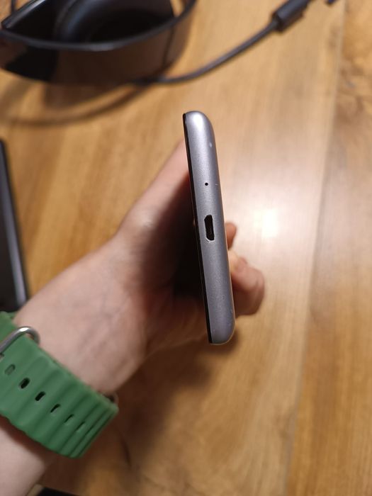 Продам телефон Xiaomi Redmi 3S