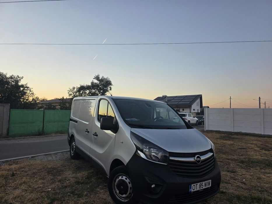 Opel Vivaro, usi pe toate lateralele