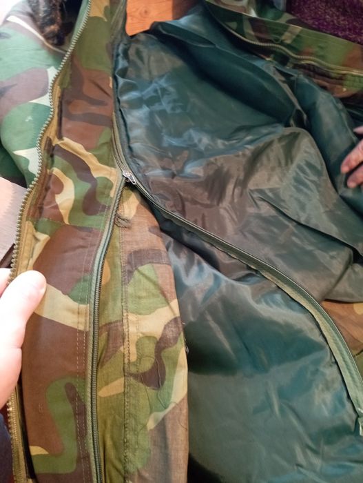 Продам      Куртку новую