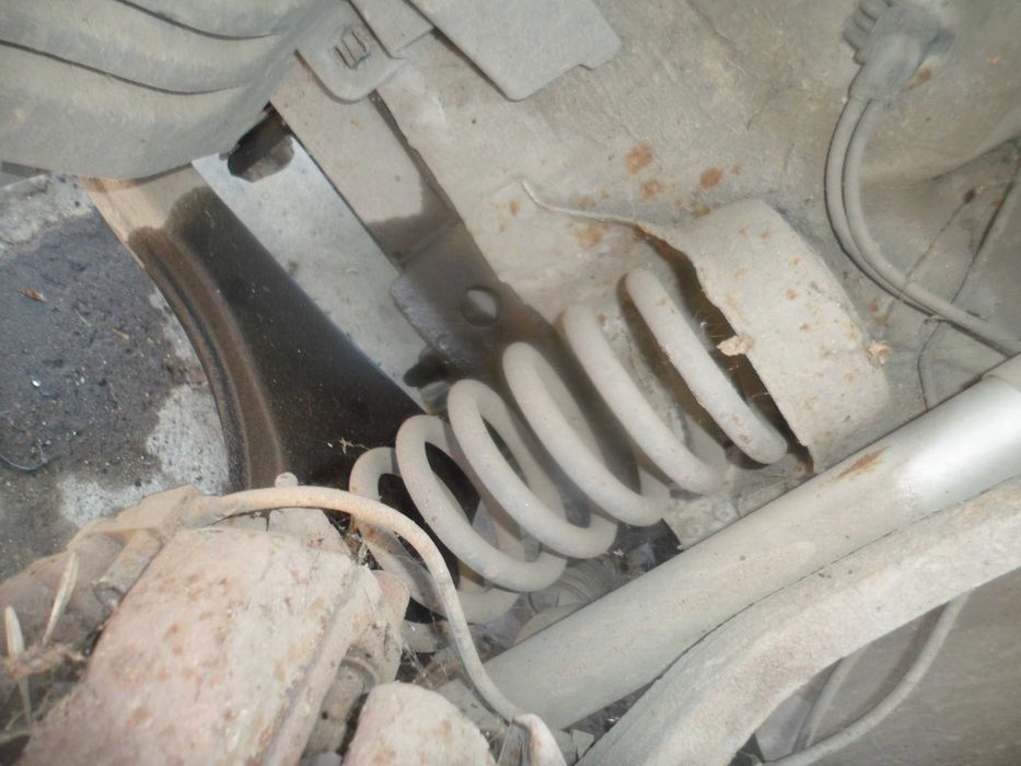 Предни пружини за Мерцедес Е класа W210 98 год.2.0 136 к.с.