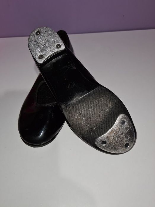 Лот маркови обувки за танци до 35 номер