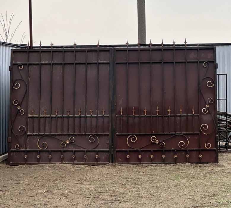 Металлические ворота для дома / двора – прочные и надежные