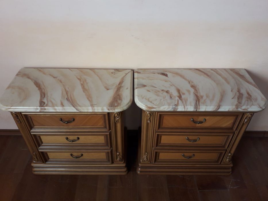 Set de 2 noptiere cu blat de marmura