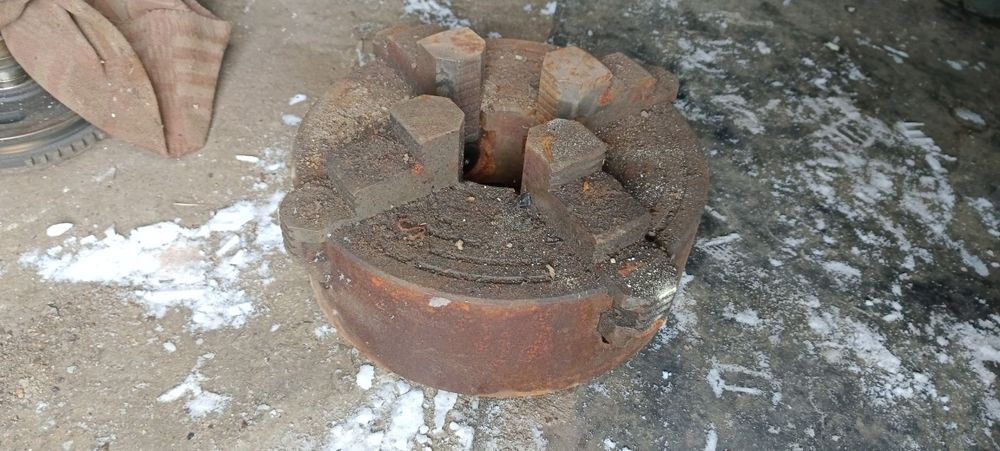 Продам потрон 4х кулачковый 250мм диаметр