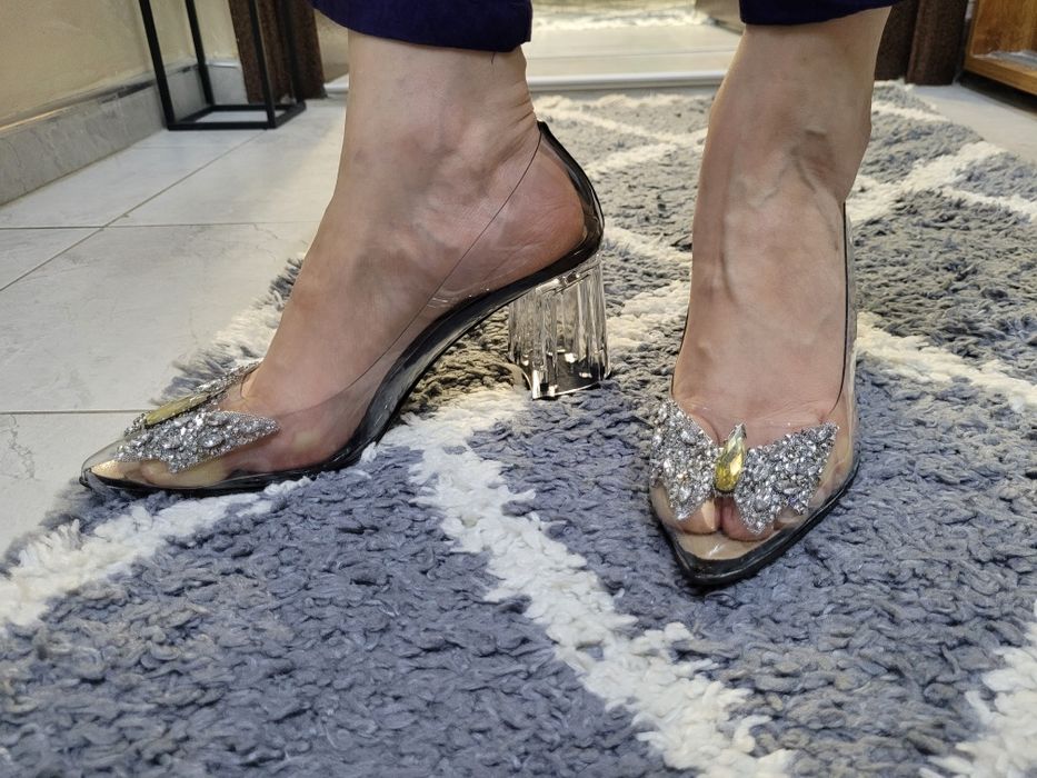 Стилни обувки на ток