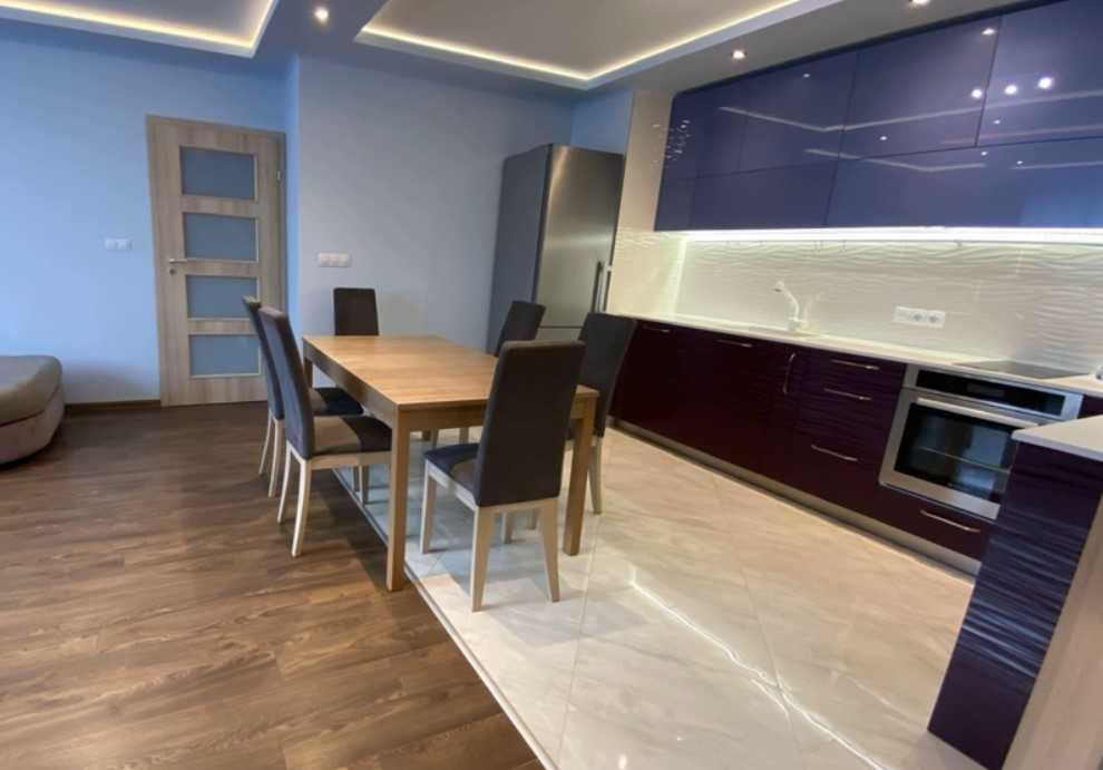 Дава се под наем Тристаен апартамент в София, Дианабад - 100 кв.м за 846.6 € - Снимка #1