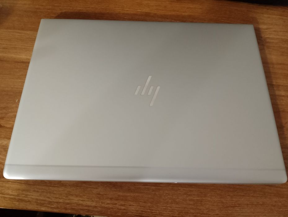 Лаптоп  HP EliteBook 830 G5, i5-8350U, 32GB, 256GB SSD, Тъчскрийн, 13.3" IPS Full HD 1920x1080