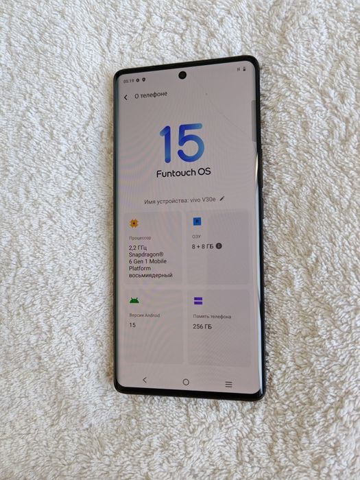 Vivo V 30e 5G  8+8/256GB IDEAL