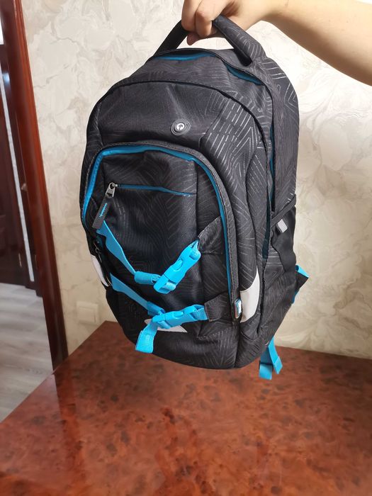 Продам школьный рюкзак для мальчика.