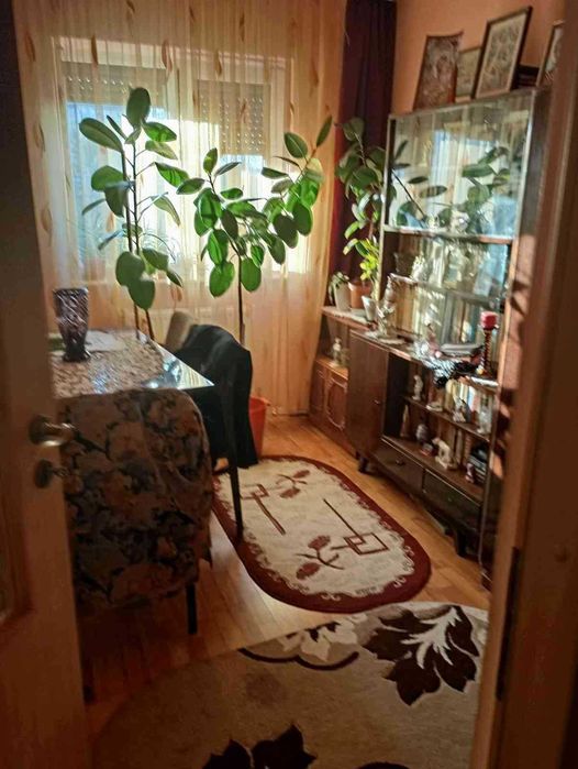 Vand apartament 3 camere