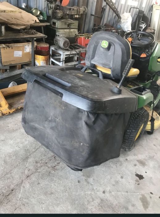 Tractoras Gazon John Deere