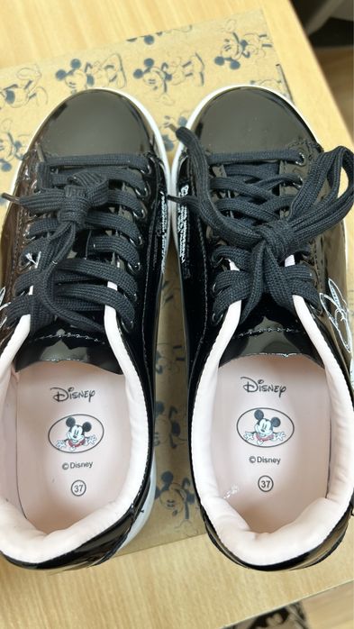 Нови кецове Мини Маус